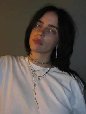Billie Eilish OnlyFans Leaked Free Thumbnail Picture - #ZuoDHL8wBa