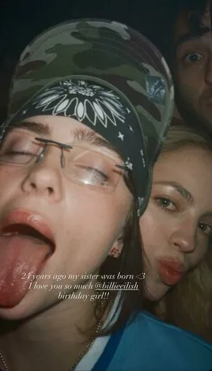 Billie Eilish OnlyFans Leaked Free Thumbnail Picture - #e6z51Kwawc