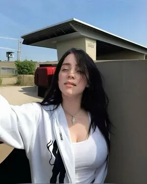 Billie Eilish OnlyFans Leaked Free Thumbnail Picture - #l5Mp09FPvN