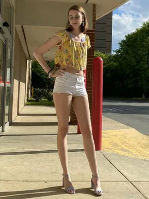 Blissfulellie OnlyFans Leaked Free Thumbnail Picture - #AnjDerrcO4