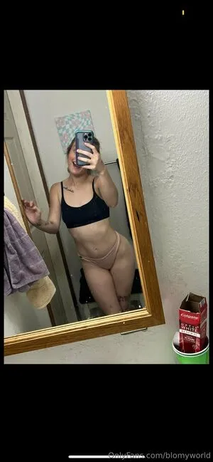 Blomyworld OnlyFans Leaked Free Thumbnail Picture - #WEbLOTZ1hW