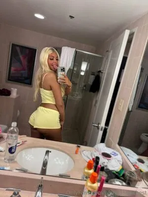 Blond3sdoitbest OnlyFans Leaked Free Thumbnail Picture - #cr0u6nXpaf