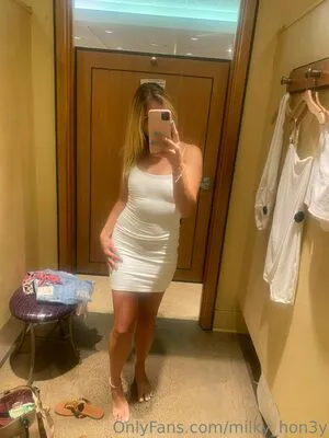 Blonde Bombshell922 OnlyFans Leaked Free Thumbnail Picture - #6asAn4010c