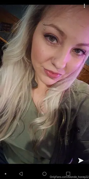 Blonde Honey22 OnlyFans Leaked Free Thumbnail Picture - #gqPp7jwcAh