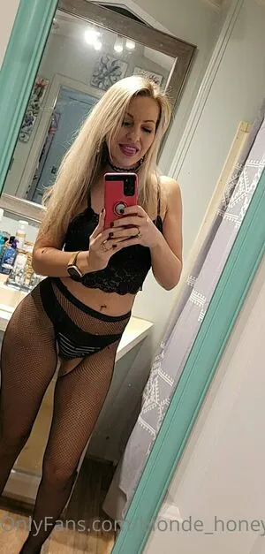 Blonde Honey22 OnlyFans Leaked Free Thumbnail Picture - #kqEDGIZk9d