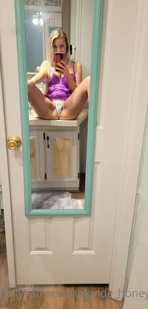 Blonde Honey22 OnlyFans Leaked Free Thumbnail Picture - #lermZpqn4y
