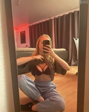Blonde Vivi OnlyFans Leaked Free Thumbnail Picture - #3Apnwz0ajU