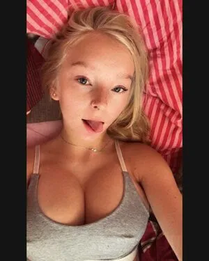 Blonde Vivi OnlyFans Leaked Free Thumbnail Picture - #8Kq4bMtBUM