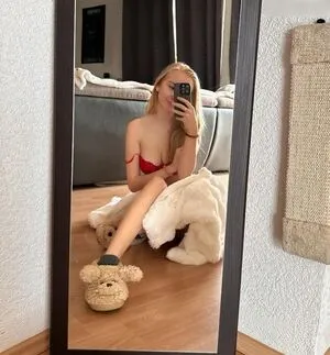Blonde Vivi OnlyFans Leaked Free Thumbnail Picture - #GqRp1Hie9D