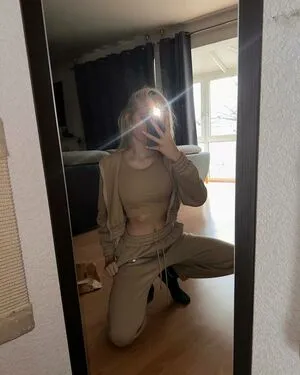 Blonde Vivi OnlyFans Leaked Free Thumbnail Picture - #NO27U6fiEV