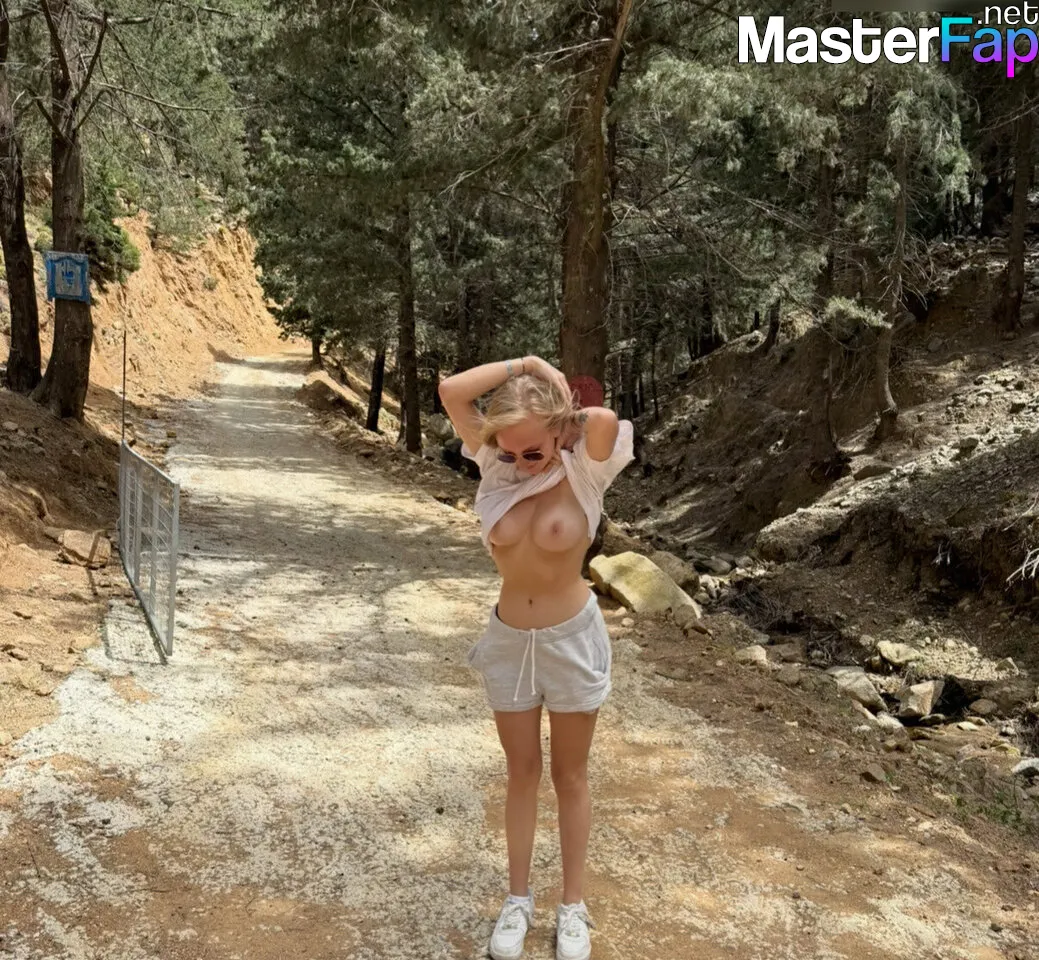 blonde_vivi