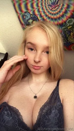 Blonde Vivi OnlyFans Leaked Free Thumbnail Picture - #OplqZZS3Bu
