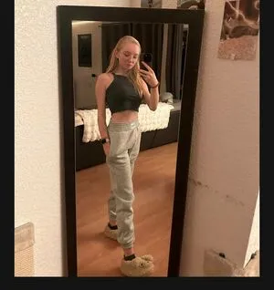 Blonde Vivi OnlyFans Leaked Free Thumbnail Picture - #PopSqga9Dd