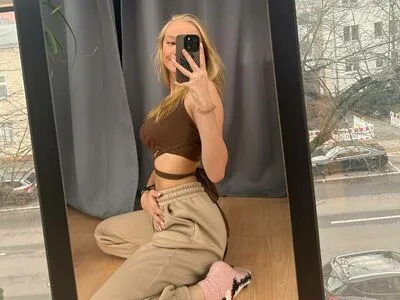 Blonde Vivi OnlyFans Leaked Free Thumbnail Picture - #UGNsGb3MbK