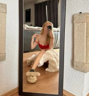 Blonde Vivi OnlyFans Leaked Free Thumbnail Picture - #iMtFXs540D