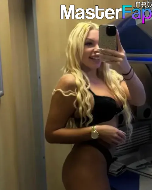 blondebarbiebitch