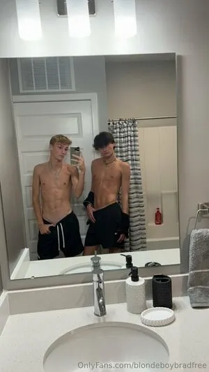 Blondeboybradfree OnlyFans Leaked Free Thumbnail Picture - #3dEV96d2C2