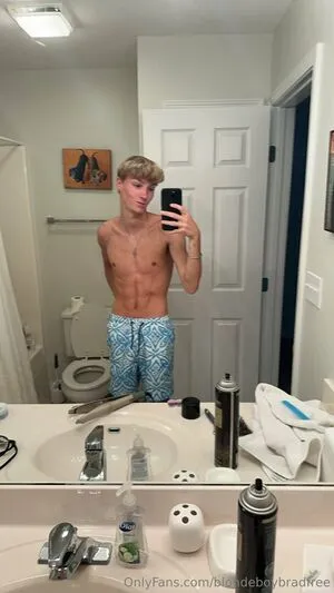 Blondeboybradfree OnlyFans Leaked Free Thumbnail Picture - #9nng5wxl9l