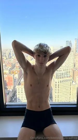 Blondeboybradfree OnlyFans Leaked Free Thumbnail Picture - #OFWCi7WIMG