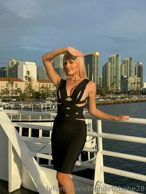 Blondefitbabe28 OnlyFans Leaked Free Thumbnail Picture - #y7PJaGGIhK