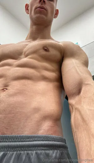 Blondekingfree OnlyFans Leaked Free Thumbnail Picture - #g9L0focIA9