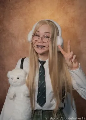 Blondelashes19 OnlyFans Leaked Free Thumbnail Picture - #SwAJgMK4v2
