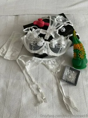 Blondetempt69 OnlyFans Leaked Free Thumbnail Picture - #DrtEBtlj5I
