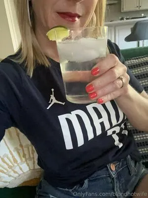 Blondhotwife OnlyFans Leaked Free Thumbnail Picture - #0prUM9Mp1U