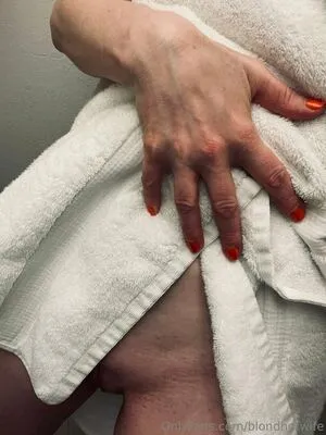 Blondhotwife OnlyFans Leaked Free Thumbnail Picture - #sjFce9qfQP