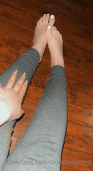 Blondiebshortt OnlyFans Leaked Free Thumbnail Picture - #dKyGhRnd99