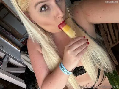 Blondiihell OnlyFans Leaked Free Thumbnail Picture - #SD3W41nIGP
