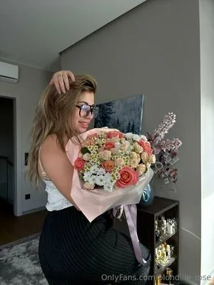 Blondiiie Rose OnlyFans Leaked Free Thumbnail Picture - #npzvigEffv