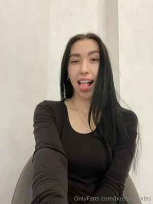 Blossom Kiss OnlyFans Leaked Free Thumbnail Picture - #19so6Ru5sD