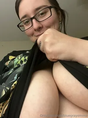 Bluegrayemma OnlyFans Leaked Free Thumbnail Picture - #S4lN3WcK3w