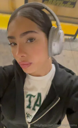 Blushing Blooms OnlyFans Leaked Free Thumbnail Picture - #Q73v98ESfl