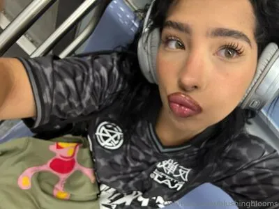 Blushingblooms OnlyFans Leaked Free Thumbnail Picture - #77mCZss9mo