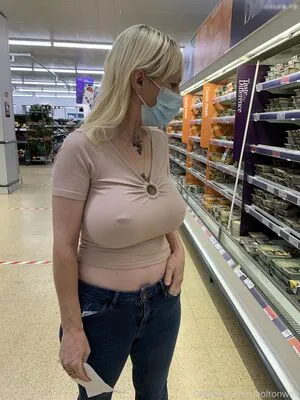 BoltOnWife OnlyFans Leaked Free Thumbnail Picture - #AYzmtNtzKL