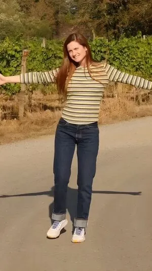 Bonnie Wright OnlyFans Leaked Free Thumbnail Picture - #etLmxHx97s