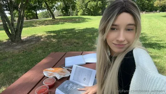 Books Withaeri OnlyFans Leaked Free Thumbnail Picture - #KybuAIjG38