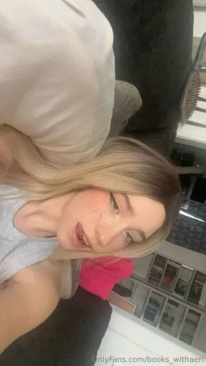 Books Withari OnlyFans Leaked Free Thumbnail Picture - #2b40N7i1hk