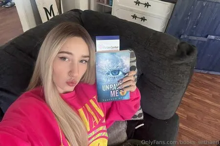 Books Withari OnlyFans Leaked Free Thumbnail Picture - #KvDFrZ52CX