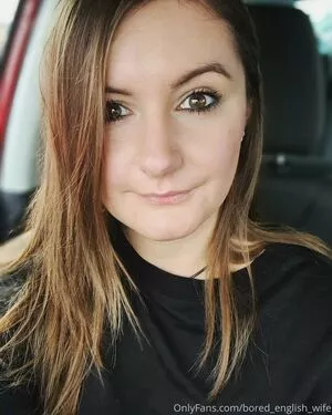 bored_english_wife OnlyFans Leaked Free Thumbnail Picture - #8HUl3m4np3