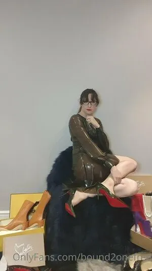Bound2onefree OnlyFans Leaked Free Thumbnail Picture - #2Lxf5tI4EY