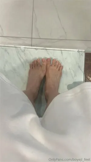 Boyeji Feet OnlyFans Leaked Free Thumbnail Picture - #5binTeMEit