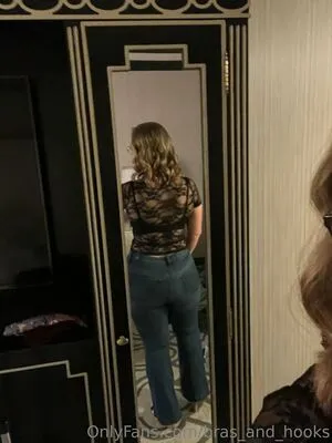 Bras And Hooks OnlyFans Leaked Free Thumbnail Picture - #PNo8vHgAGV