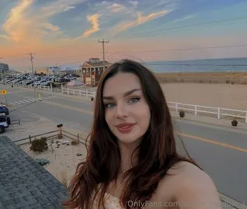 Bratty Maddie X OnlyFans Leaked Free Thumbnail Picture - #s20N18D8NP