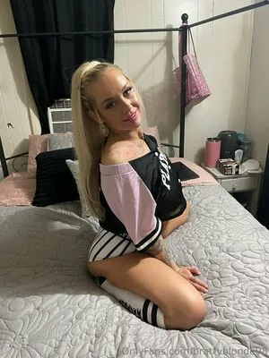 Brattyblonde98 OnlyFans Leaked Free Thumbnail Picture - #R6Kohev1ca