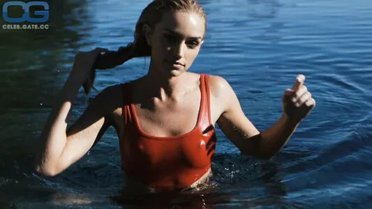 Brianne Howey OnlyFans Leaked Free Thumbnail Picture - #EstybTUi0V