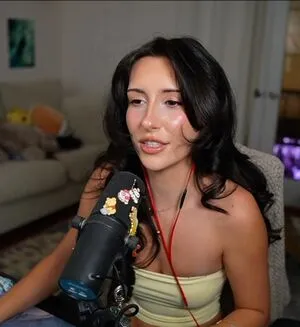 Brieanneroksa OnlyFans Leaked Free Thumbnail Picture - #WeiRIcRjm4