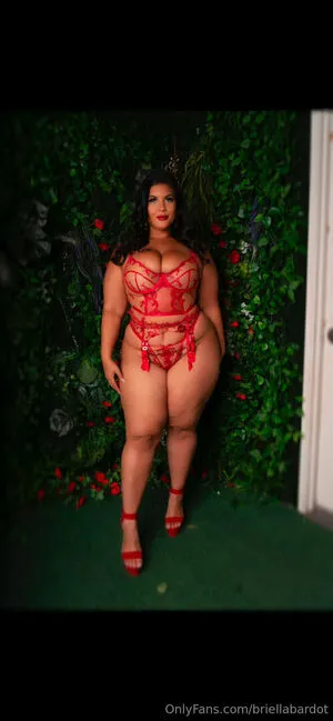 Briellabardot OnlyFans Leaked Free Thumbnail Picture - #dpgMLfw9Hh